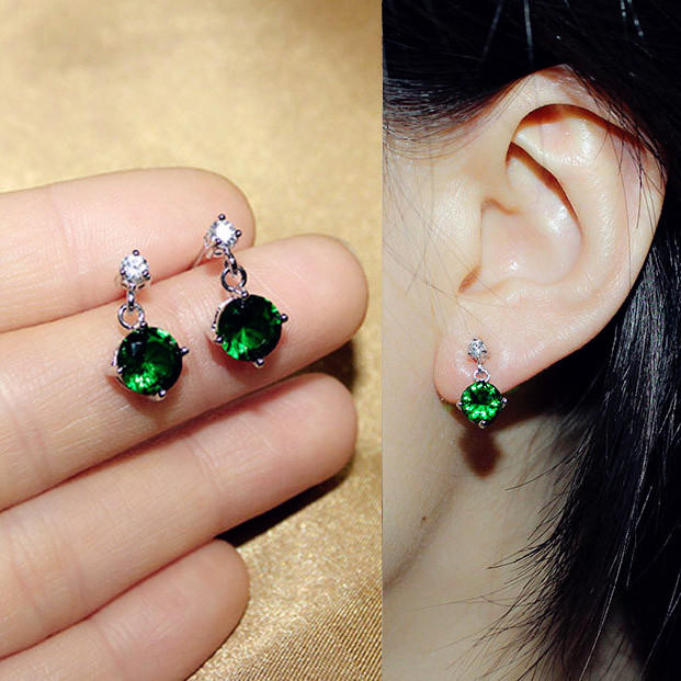 Dangle Earrings For The Understated Woman