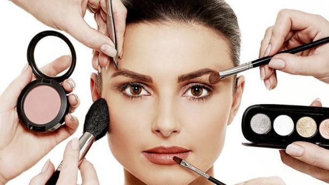 Everyday Make-up VS Office Make-up