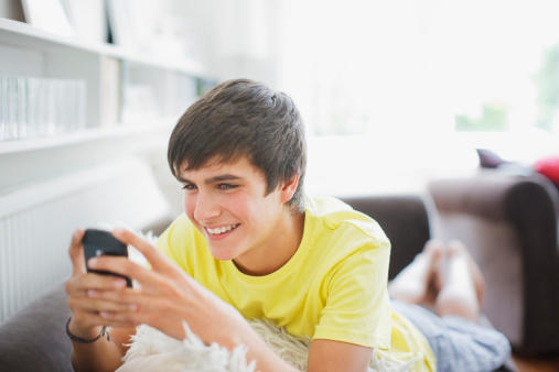 4 Signs That Your Crush Likes You Back!