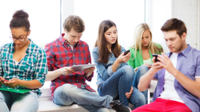 Technology Is Ruining Friendships and Dating!
