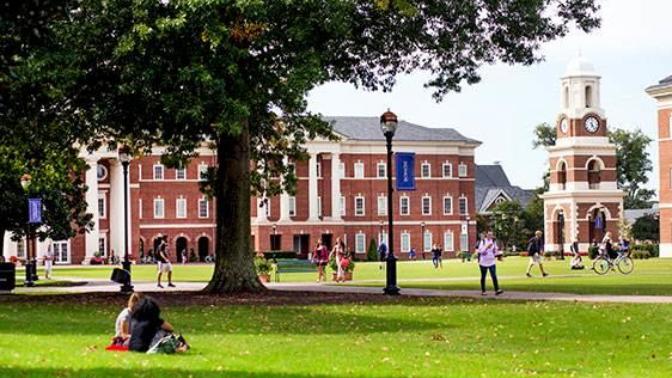 Pros and Cons of Going to a Small College