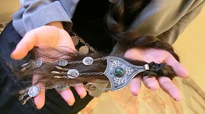 Jewellery Around The World - Facts and "Blings" - Part 12