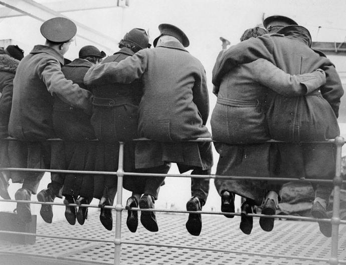 Historical Photos of Love and Heartache During Wartime