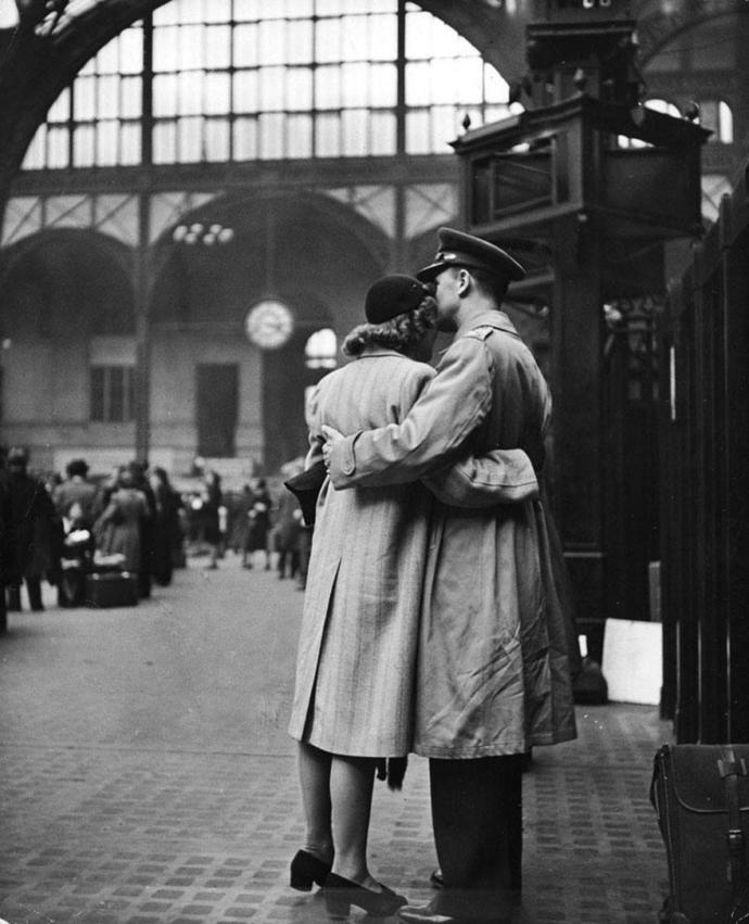 Historical Photos of Love and Heartache During Wartime