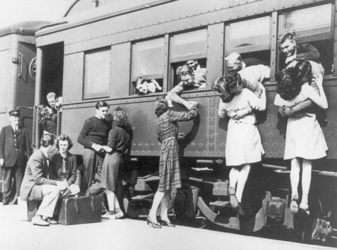 Historical Photos of Love and Heartache During Wartime