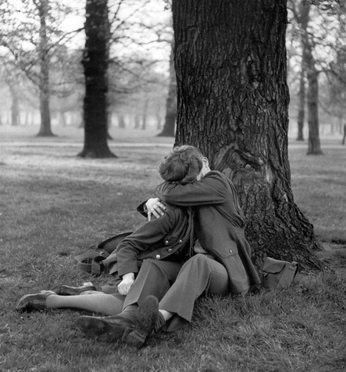 Historical Photos of Love and Heartache During Wartime