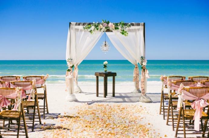 Beach Weddings For This Summer Season