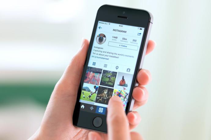 "Why Did my Boyfriend Like Emily Ratajkowski's Butt on Instagram?"