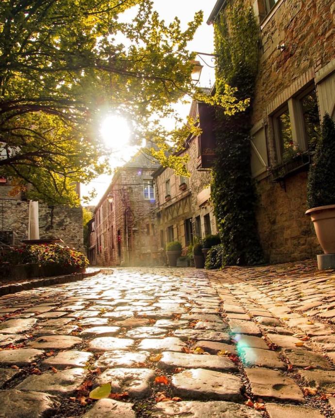 Sixteen Beautiful Streets in the World
