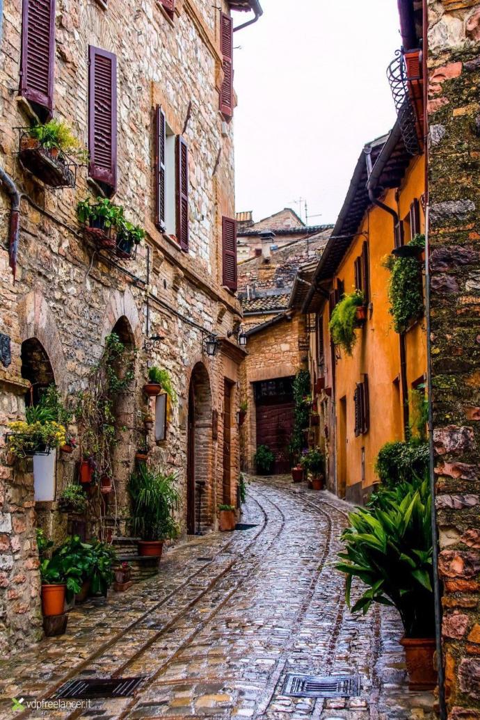 Sixteen Beautiful Streets in the World
