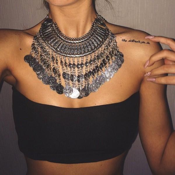 Matching Your Necklace To Your Neckline