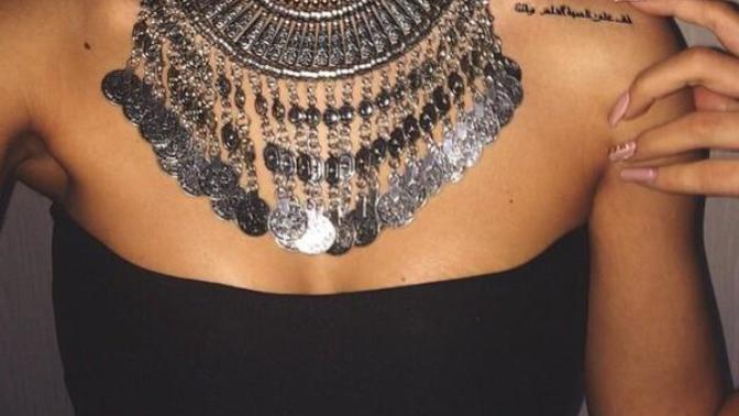 Matching Your Necklace To Your Neckline