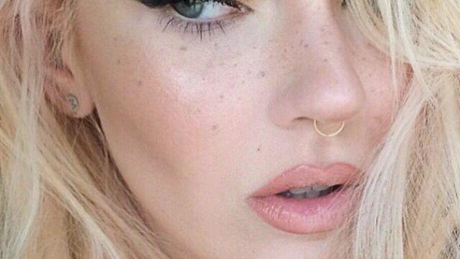 Reasons Girls Paint Fake Freckles On