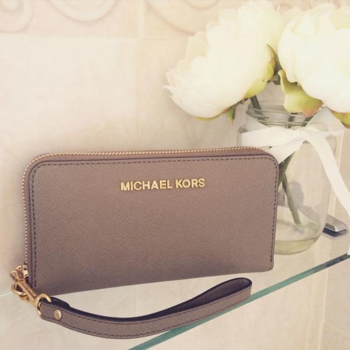 What's in AP's bag continued...