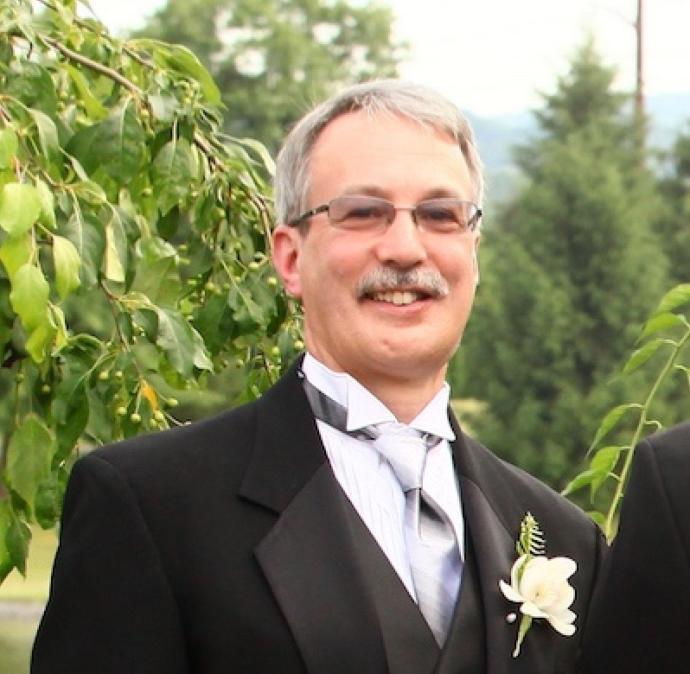 Reconnecting With High School Class Alumni