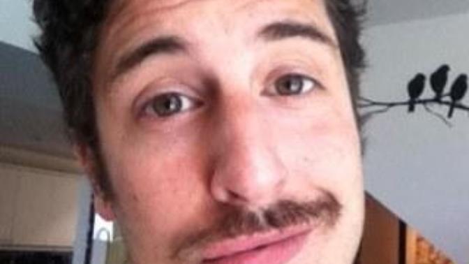 Jason Biggs is Actually Funny