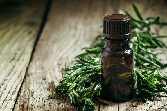 Essential Oils : Nature's Gift To Women.