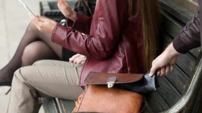 4 Tricks For Keeping Your Valuables Safe During Travel