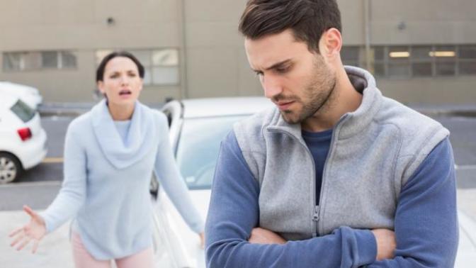 Why Men Pull Away: Possible Reasons & What You Can Do