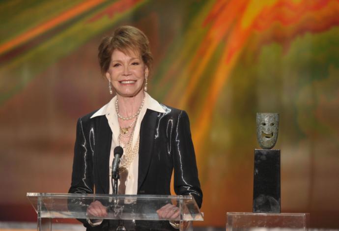 Celebrity Deaths: 9 Actors /Actresses Who Sadly Died In 2017 - GirlsAskGuys