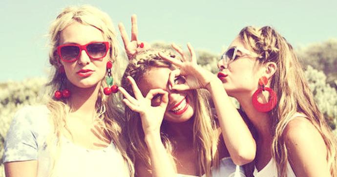5 Reasons Why Your Girlfriends Will Keep You Single and Lonely