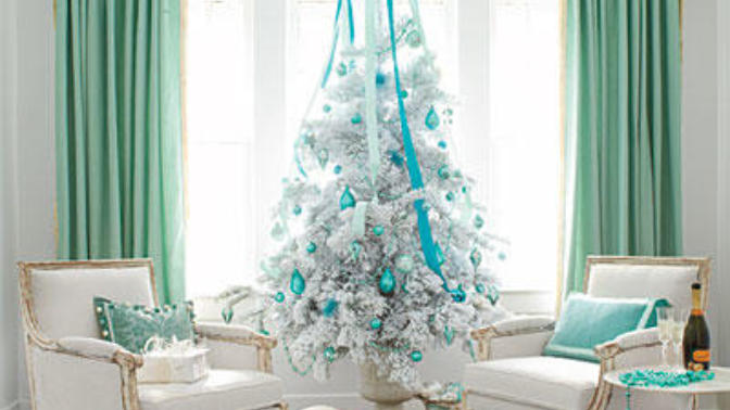 5 Things To Do If You're Celebrating Christmas On Your Own