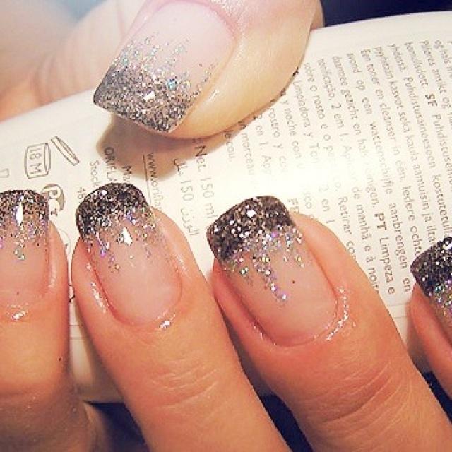 Nail Polishes that You Should Definitely Apply This Christmas!