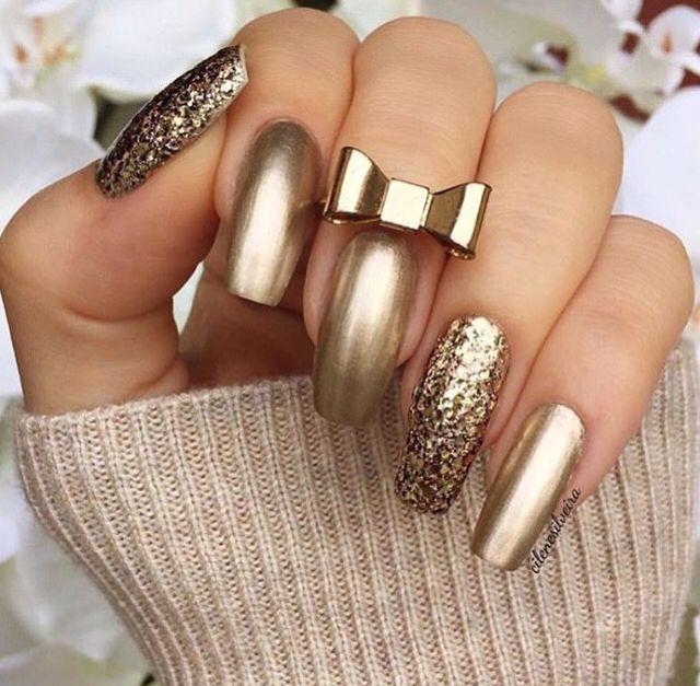 Nail Polishes that You Should Definitely Apply This Christmas!