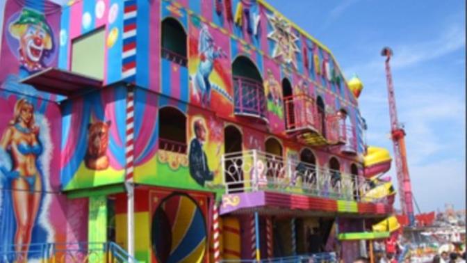 Funhouses Really WERE Fun Houses