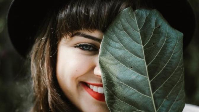 How To Tell If A Shy Girl Likes You