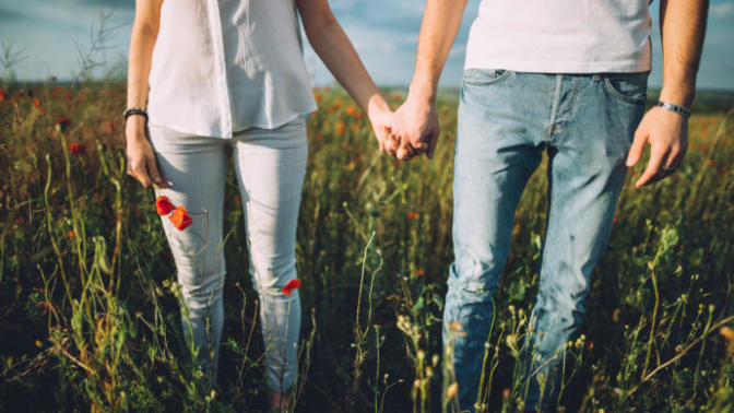 Pros and Cons of Being Single