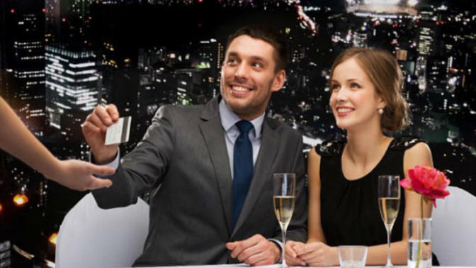 Why Guys Should Pay For First Date