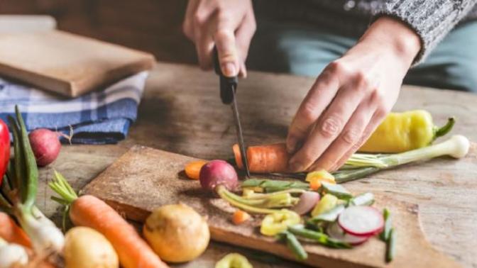 5 Reasons To Put an Apron On and Get Cooking