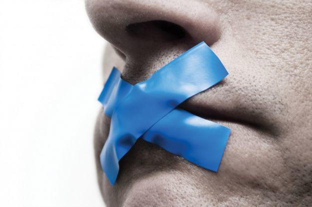 Emotional Abuse: 6 Signs You Are In A Relationship With An Emotional Manipulator