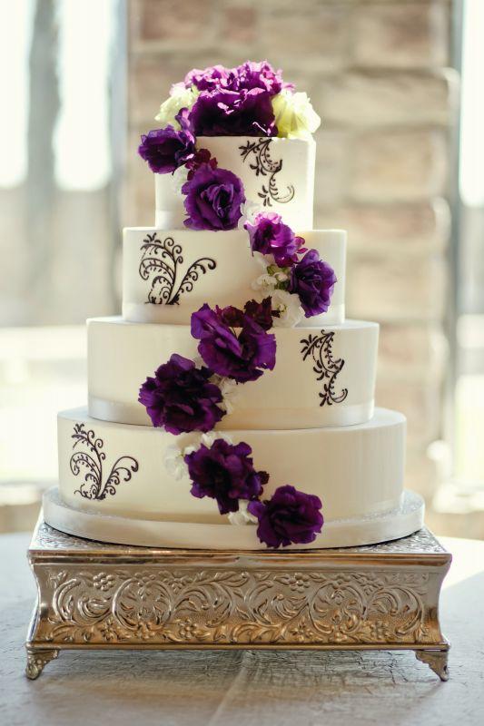 8 Unusual Wedding Cakes