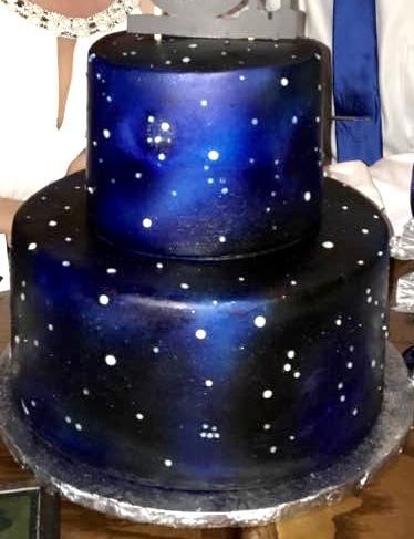 8 Unusual Wedding Cakes