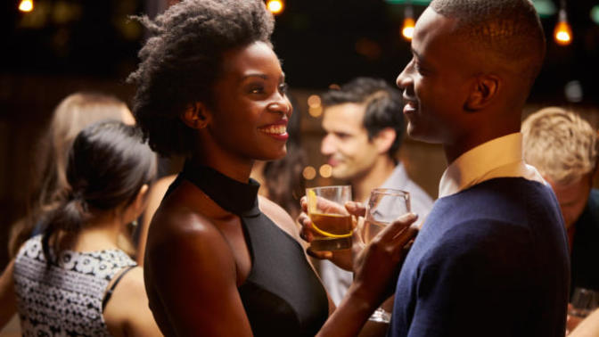 How to Know if a Girl You Like Truly Likes You