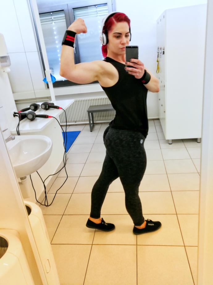 Girls, Lifting Weights is Actually Beneficial For You!