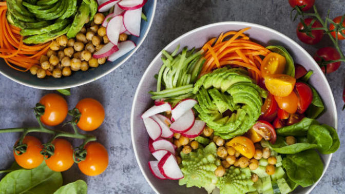 4 Big Problems with the Raw Food Diet