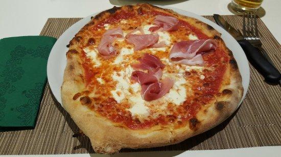 7 Things I, an American, Learned About Pizza in Italy