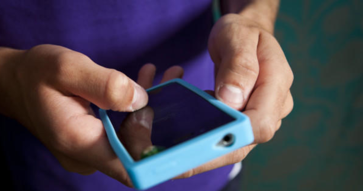 Why I Wouldn't Let a girlfriend Look Through My Phone GirlsAskGuys