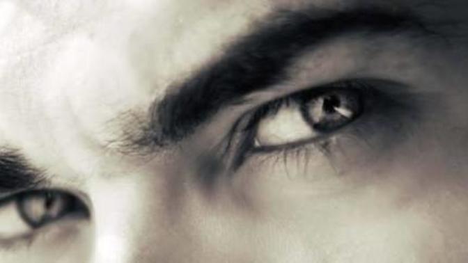 5 Surefire Non-Verbal Signs That a Guy Likes You