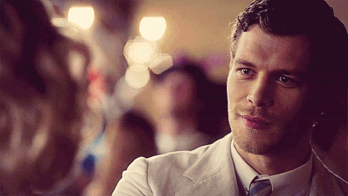 11 Features of Flirtatious Men