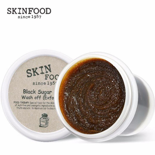 Skin Food Mask : This scrub is black sugar based and in form of a mask. It works really well tbh, reccomend for sensitive skins mostly.