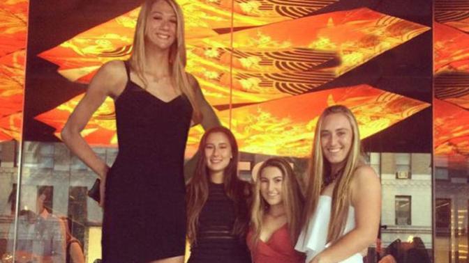 Why it's Great To Be An Average Height Girl