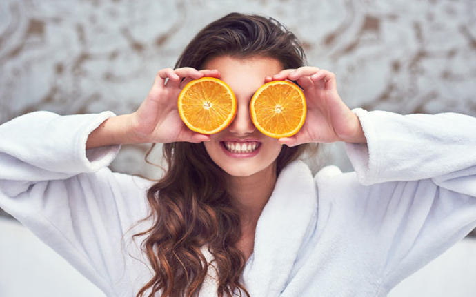 Bioflavinoids in oranges can help prevent eye diseases.