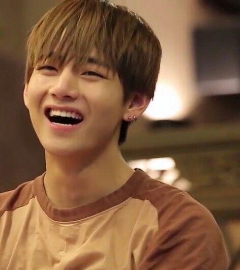 Tae Tae's smile melts my heart~