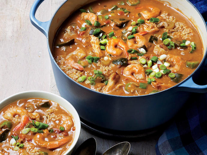 You can choose which meats to add but you're traditionally supposed to use seafood
