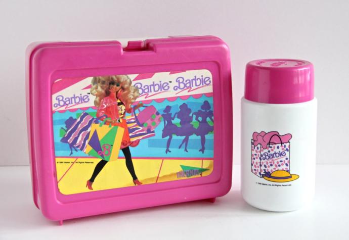 I had this lunch box set.