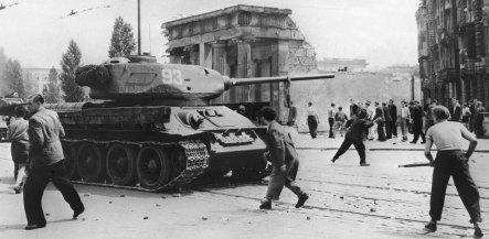 East Germans attacking Soviet tanks with rocks, if only the East Germans had panzerschreks